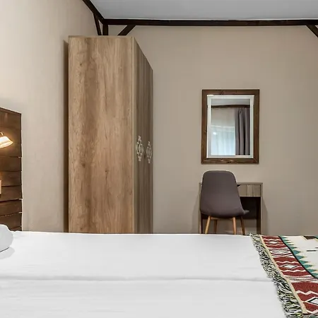 Zahar Berkut Hotel