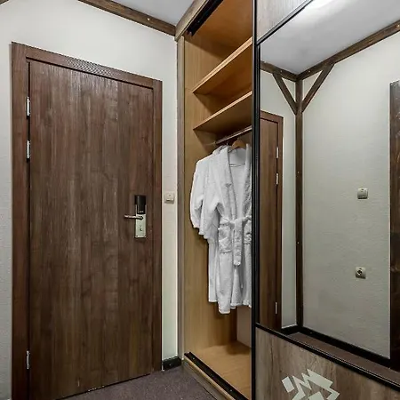 Hotel Zahar Berkut 3*